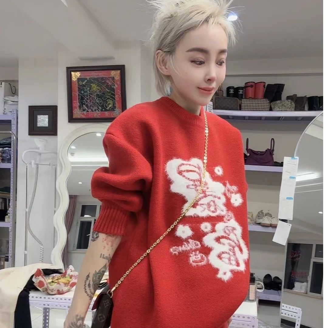 流行款新年款红毛衣
