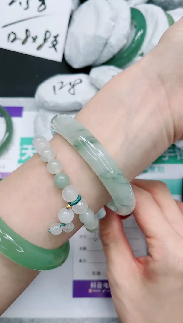 石英质玉手镯未镶嵌657-62