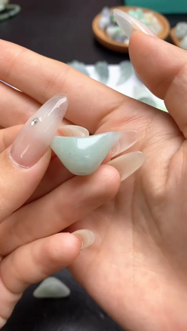 定制翡翠未镶嵌翡翠毛货~多样性发其一~