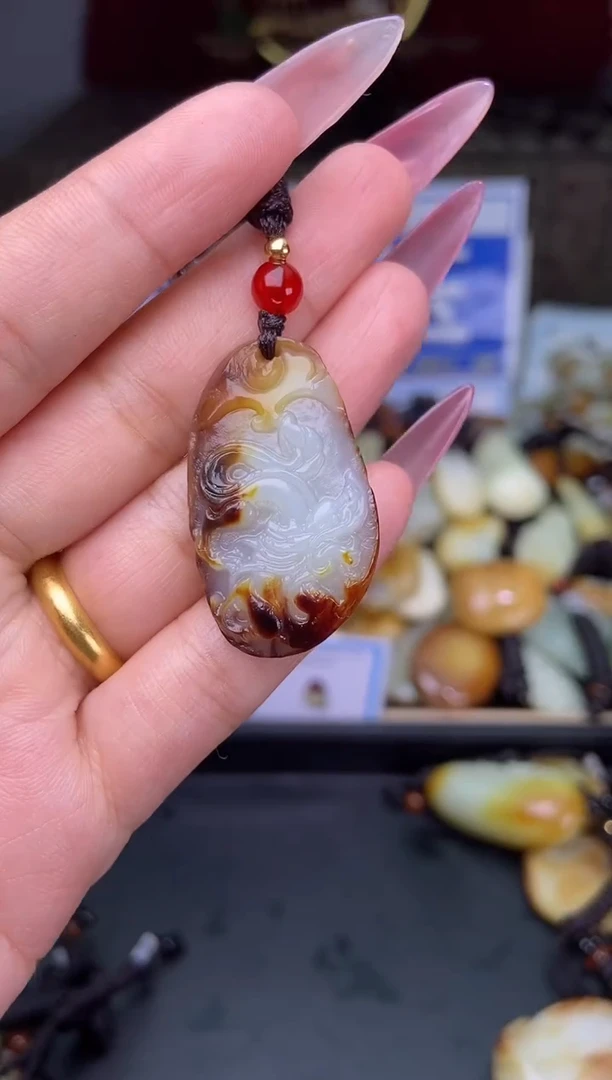 和田玉未镶嵌颈饰1