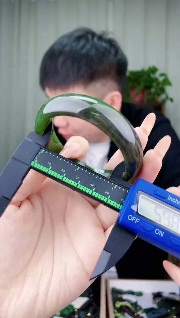 未镶嵌和田玉挂件拍一发一，多样性发货！