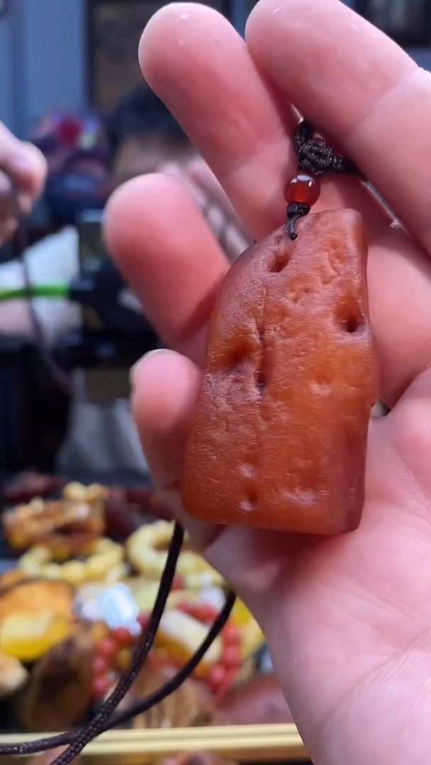 琥珀颈饰未镶嵌吊坠