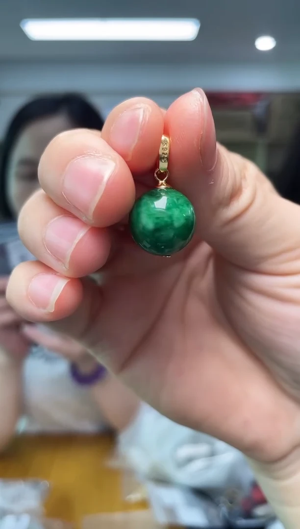 翡翠未镶嵌颈饰（多样性单个发货）