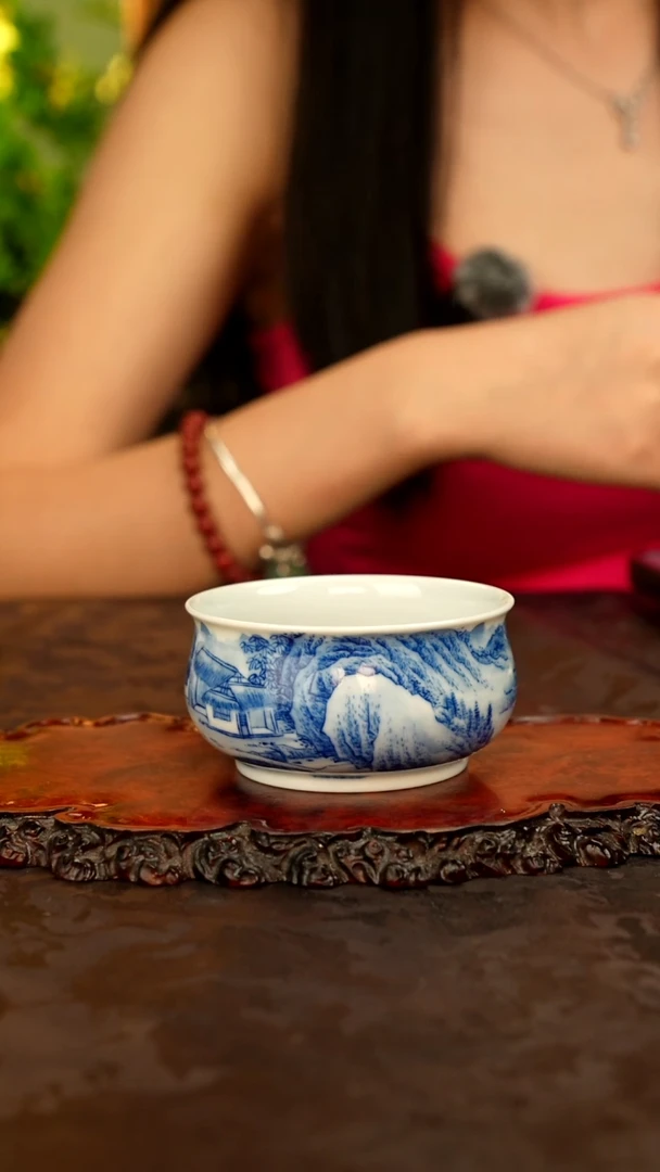 青花手绘山水主人杯