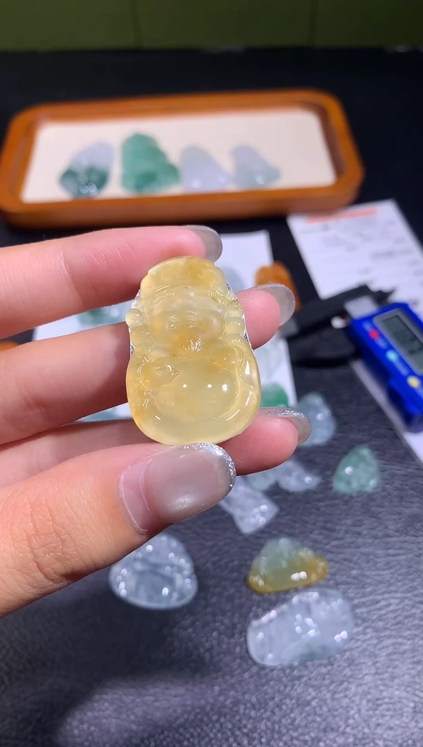 颈饰未镶嵌翡翠财神
