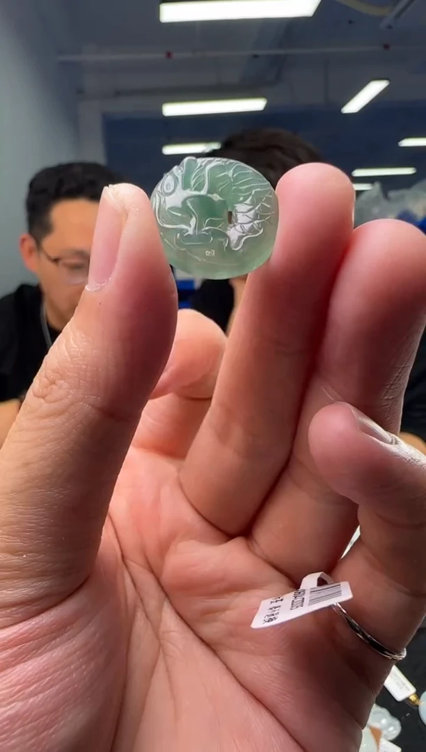 【闪购商品】翡翠吊坠(不含链)未镶嵌翡翠吊坠
