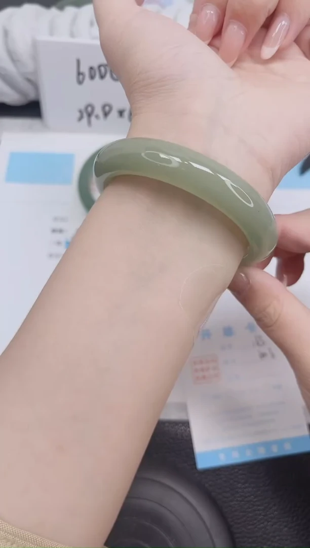 未镶嵌手镯石英质玉165-60.6