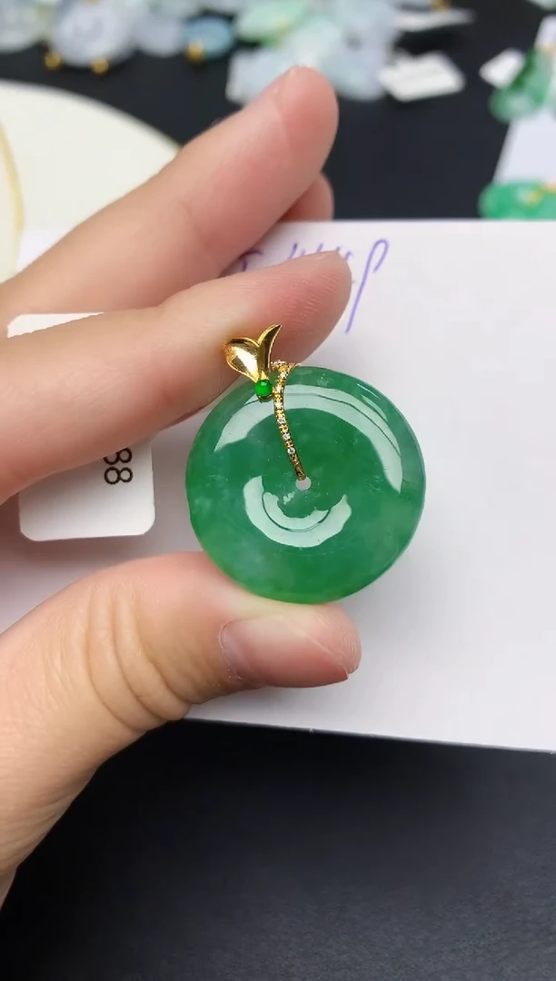 颈饰18K金镶嵌翡翠天然缅甸A货翡翠百元以上9元证书费自理