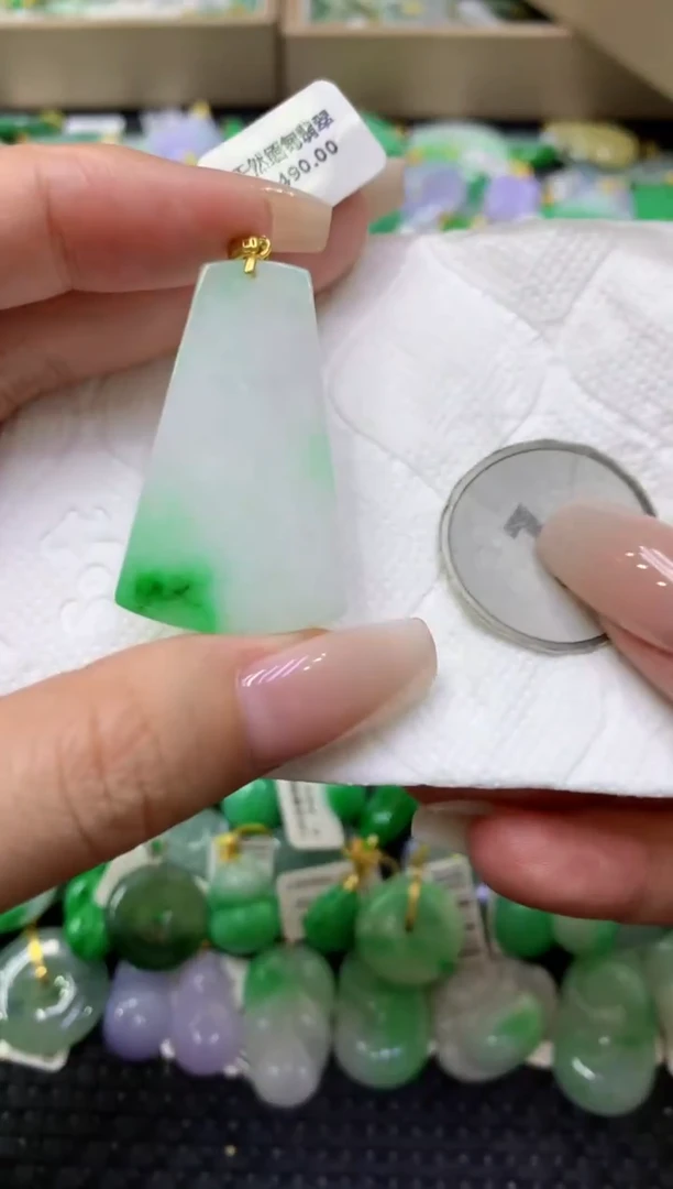 颈饰未镶嵌翡翠天然缅甸翡翠A货