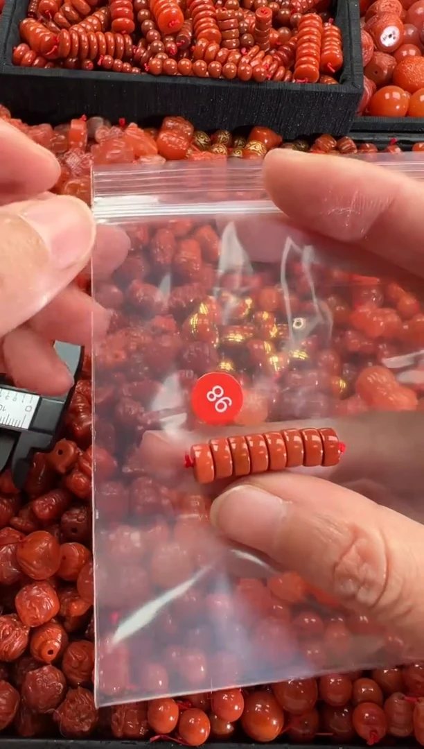 【闪购商品】南红玛瑙颈饰未镶嵌1