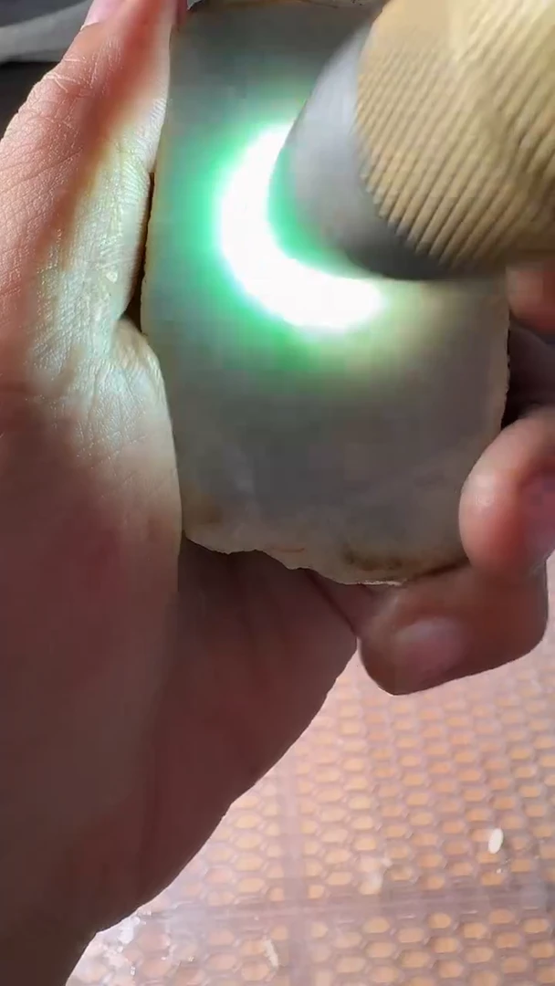翡翠裸石天然缅甸A货翡翠