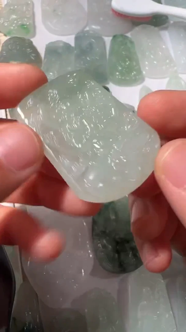 未镶嵌定制翡翠千手