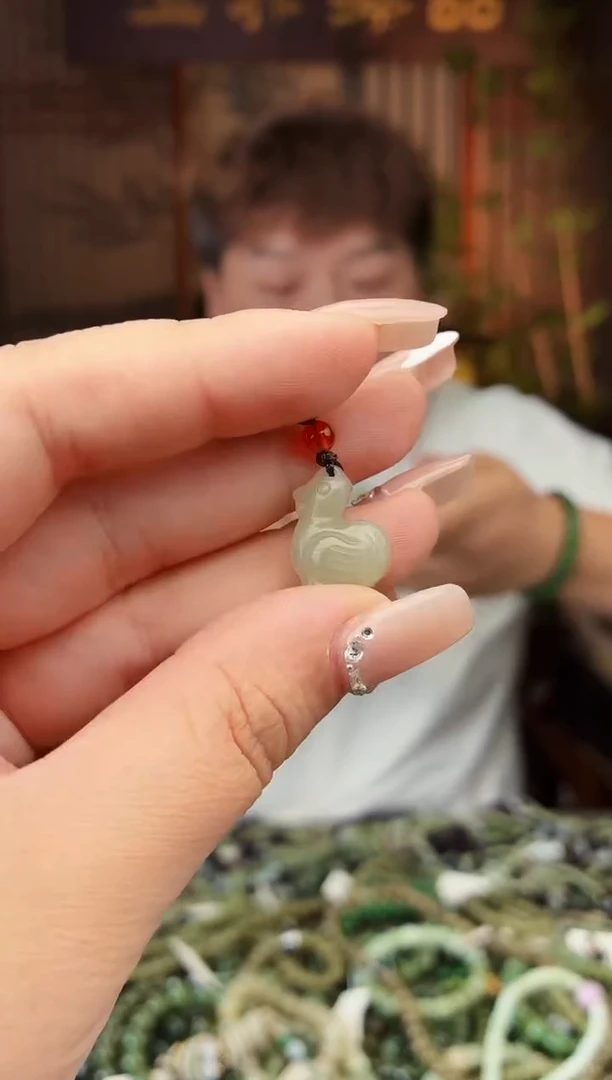 和田玉未镶嵌颈饰拍一发一