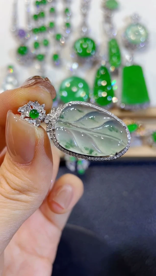 吊坠(不含链)18K金镶嵌翡翠团购5