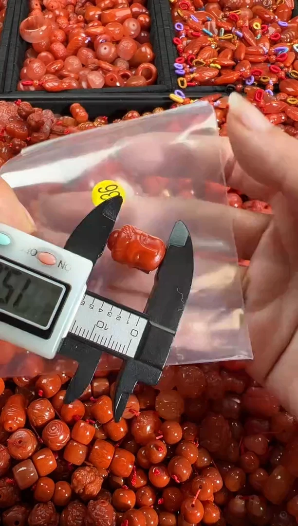 【闪购商品】南红玛瑙颈饰未镶嵌1