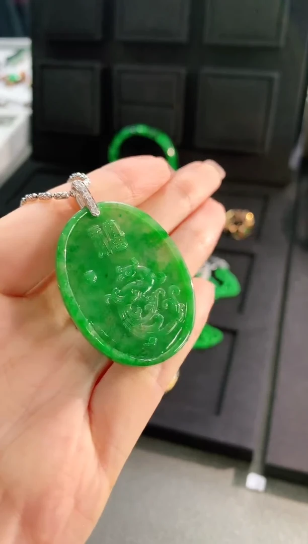 【闪购商品】翡翠吊坠(不含链)18K金镶嵌吊坠