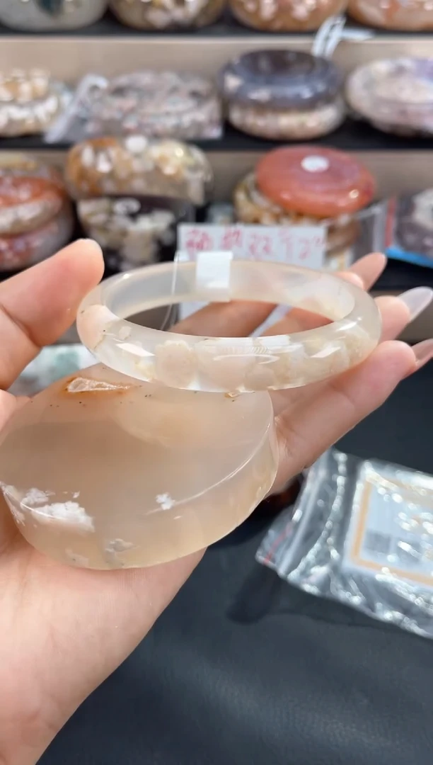 未镶嵌手镯石英质玉65