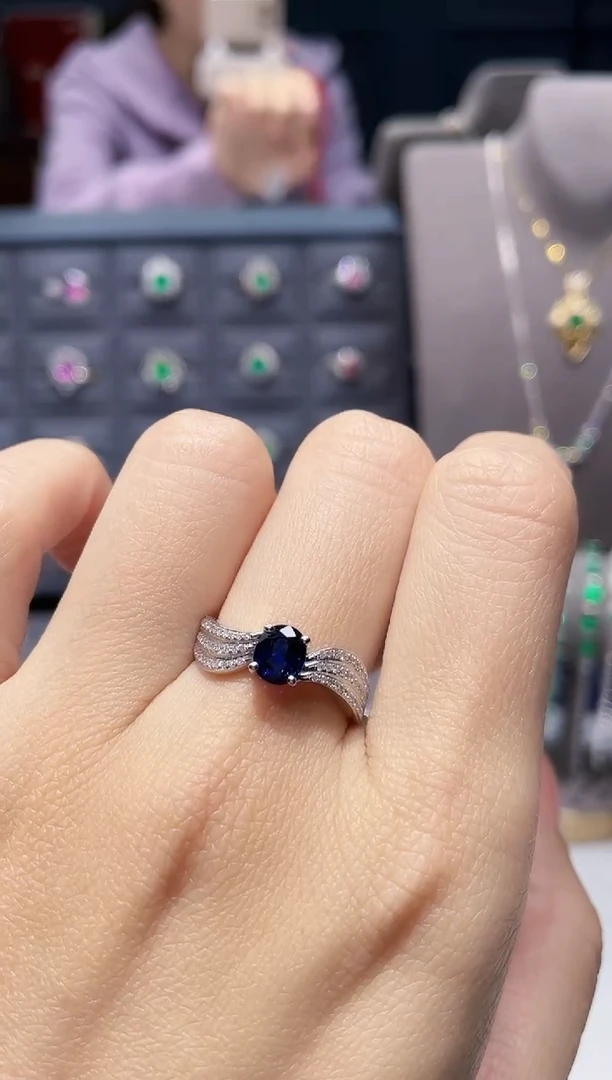 【闪购商品】蓝宝石戒指18K金镶嵌0.90克拉