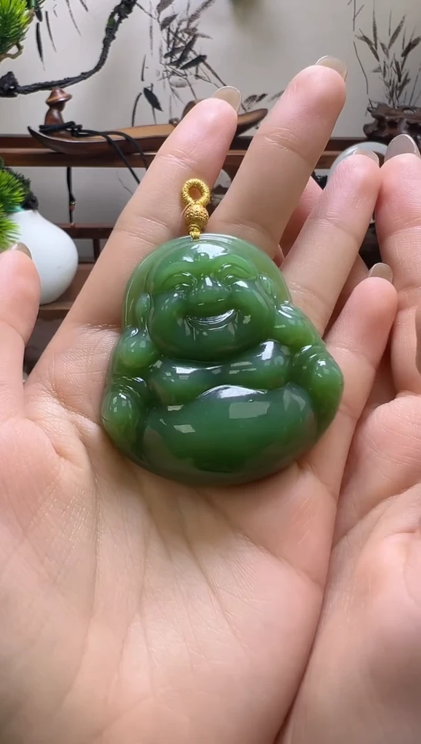 颈饰未镶嵌和田玉吊坠