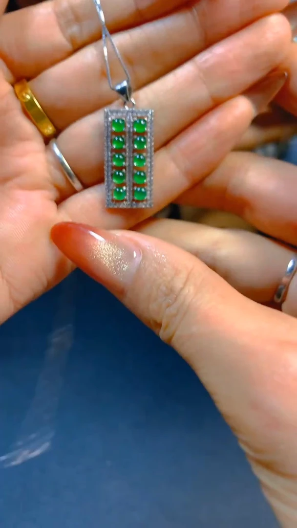 【闪购商品】翡翠吊坠(赠链)未镶嵌0800073944多样性发一