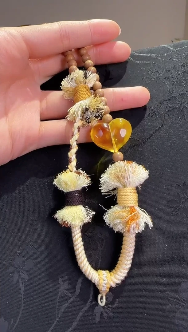 琥珀颈饰未镶嵌爱心