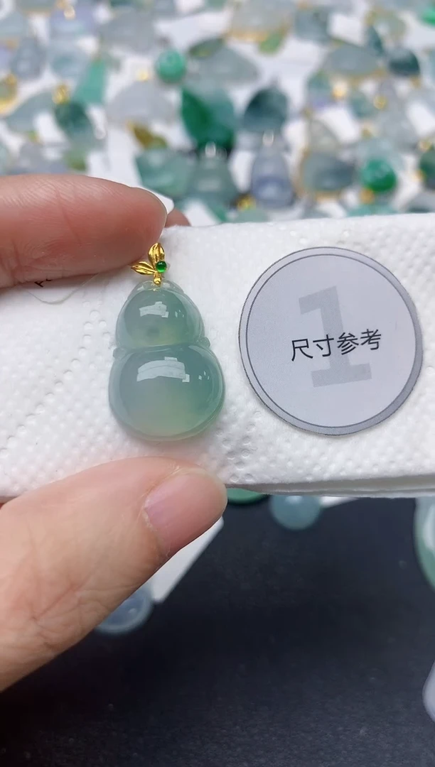 颈饰18K金镶嵌翡翠天然缅甸A货翡翠