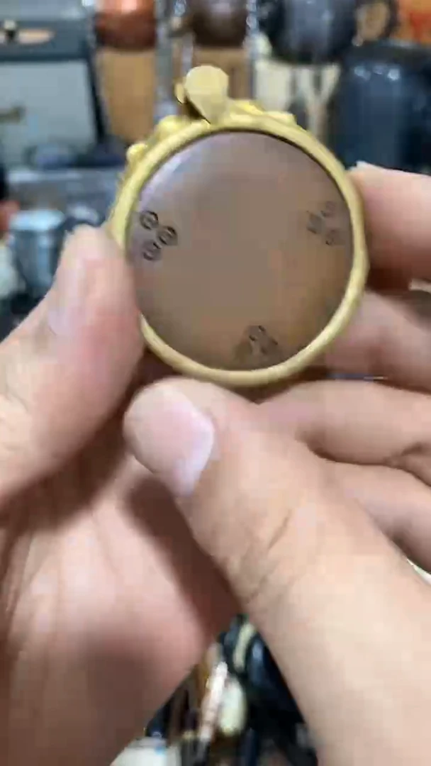 瓷片闪购商品  如图所示