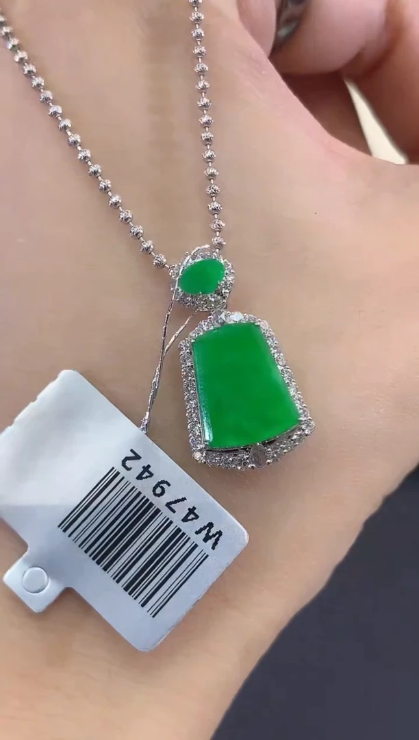 吊坠(不含链)18K金镶嵌翡翠B134 多样性一件发货