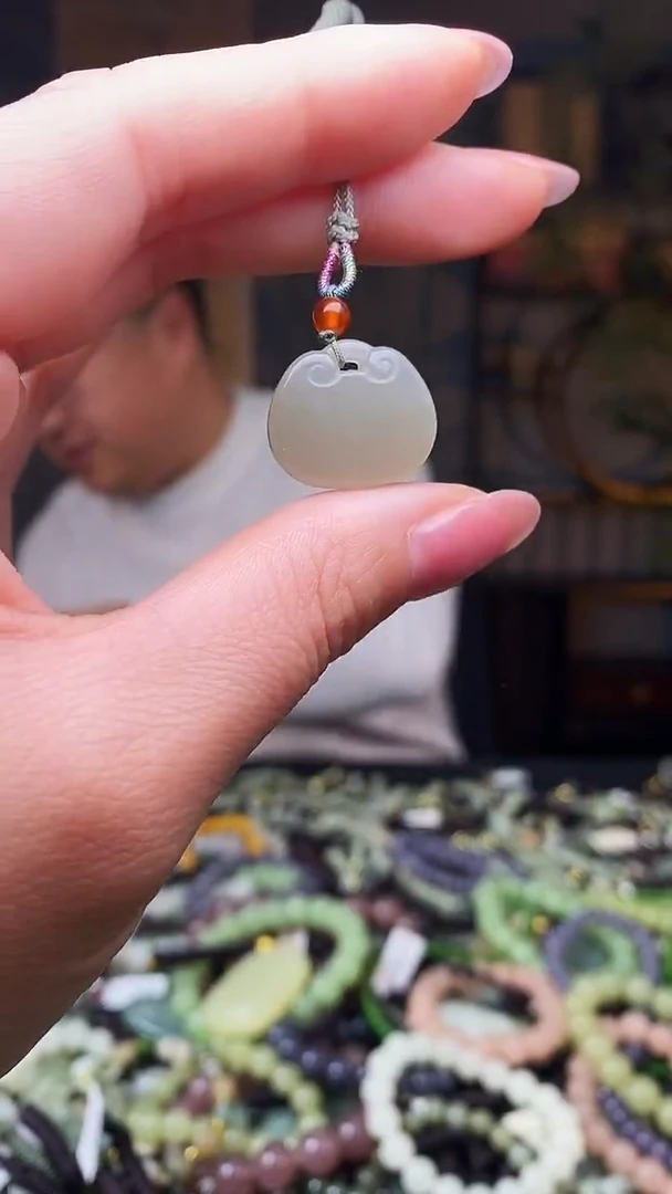 颈饰未镶嵌和田玉多样性发货，拍一发一