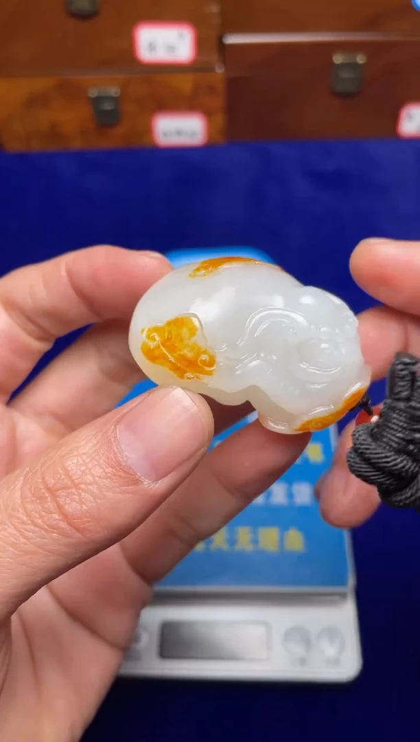 未镶嵌和田玉挂件知**乐和田玉