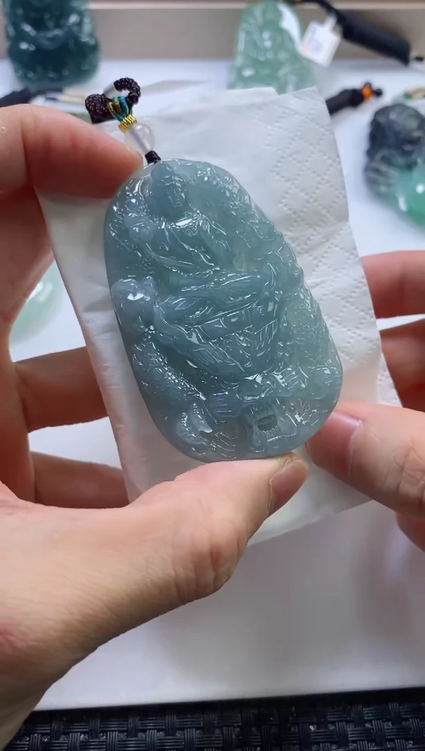 翡翠挂件未镶嵌