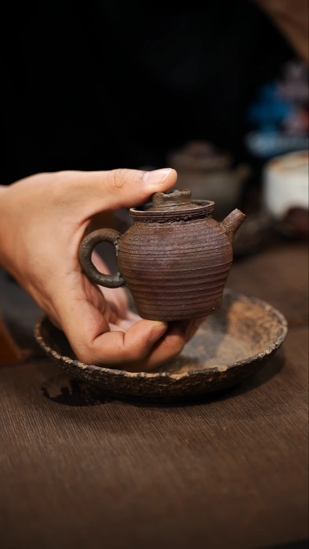 深****e全手工制作  柴烧紫砂后手壶