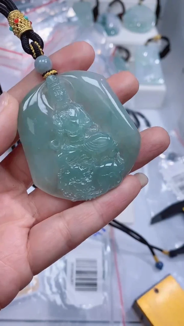 颈饰未镶嵌翡翠吊坠