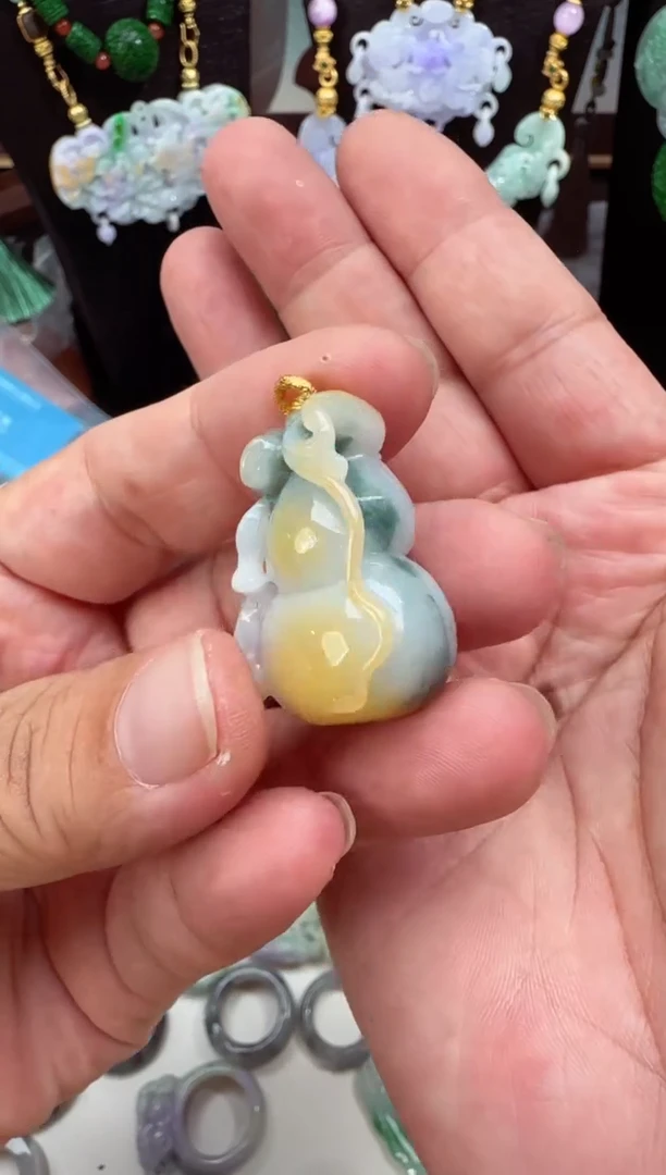 颈饰未镶嵌翡翠吊坠