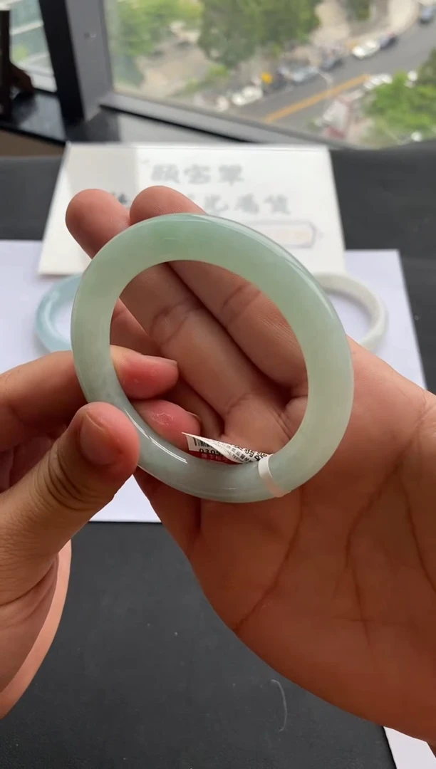 翡翠手镯未镶嵌33号56*10*10圆条