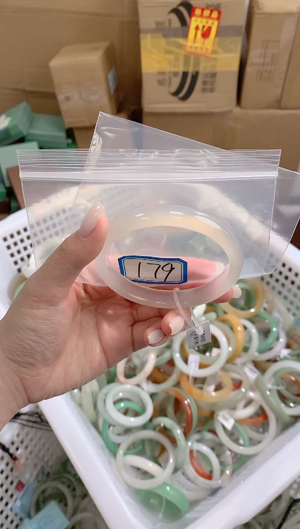 石英质玉手镯未镶嵌K179-61