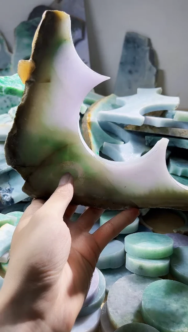 翡翠裸石小*鱼缅甸翡翠A货陈7629