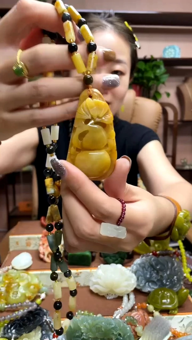 未镶嵌岫玉吊坠·