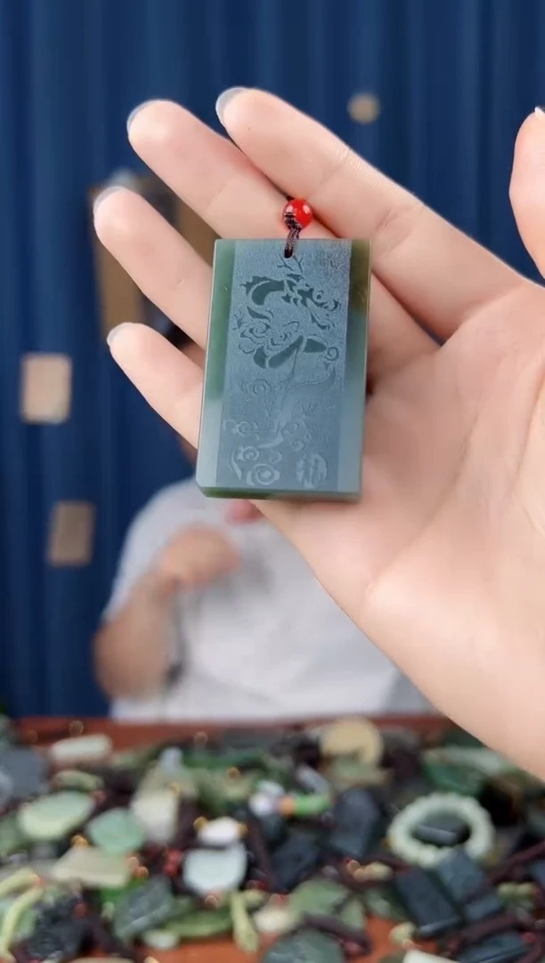 未镶嵌和田玉挂件拍一发一，多样性发货