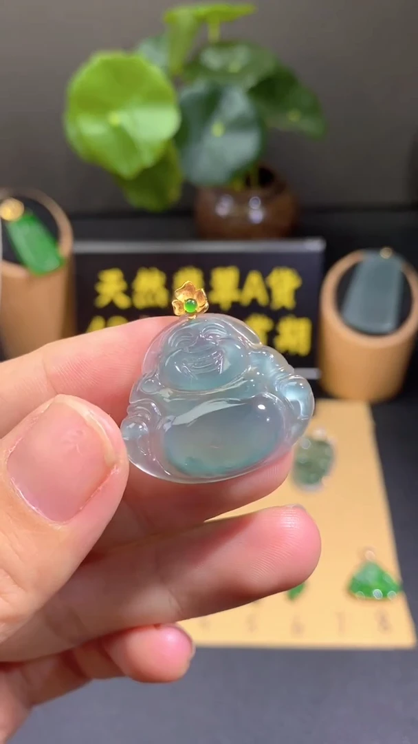 翡翠18K金镶嵌颈饰翡翠A货