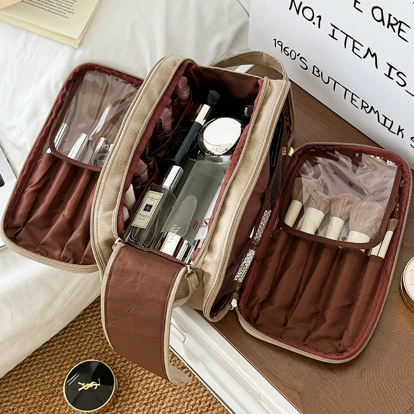巨能装！大容量化妆包女便携旅行2025年新款妆刷洗漱品收纳袋超火