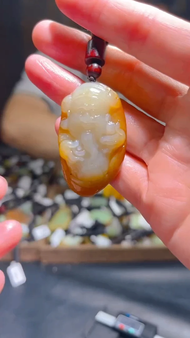 和田玉未镶嵌颈饰`