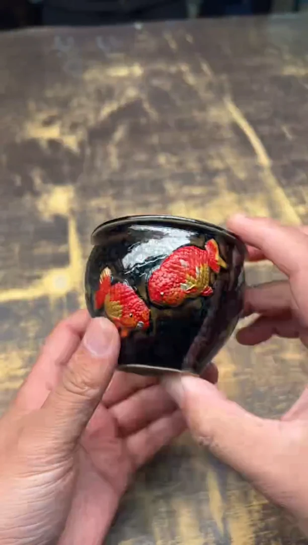 【闪购商品】/巫斌双鱼大漆风水缸杯