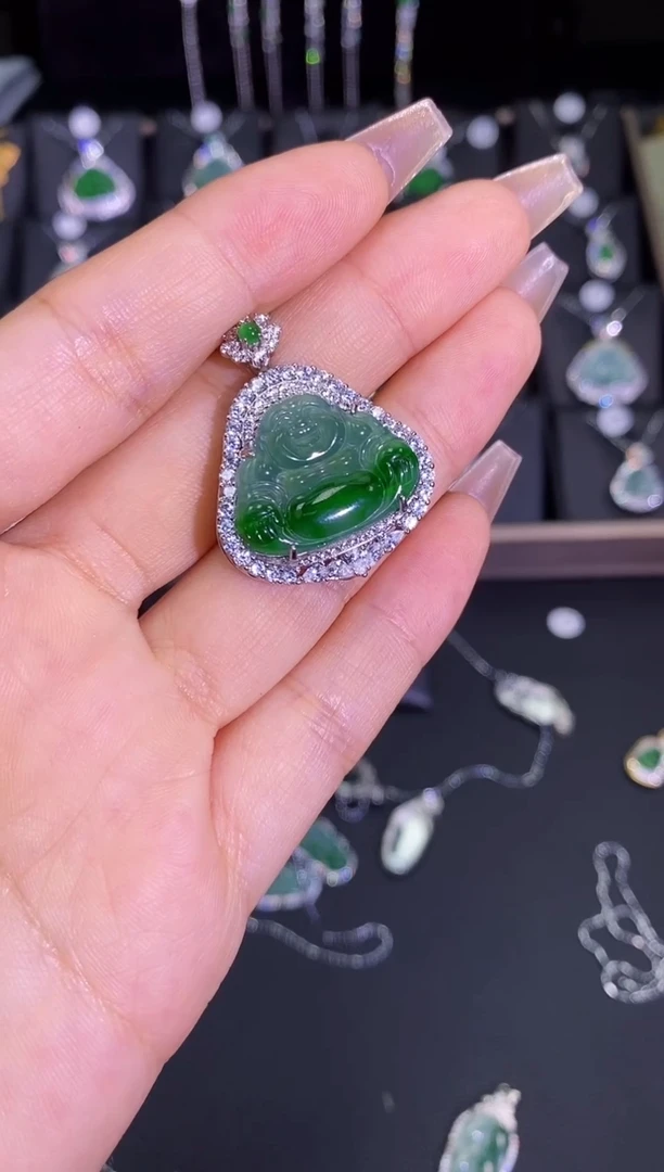 【闪购商品】翡翠吊坠(赠链)银S925镶嵌翡翠吊坠