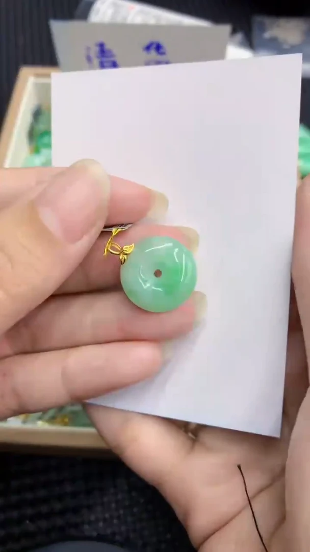 【闪购商品】翡翠颈饰18K金镶嵌            8