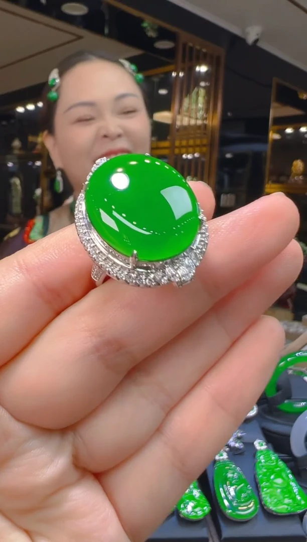 18K金镶嵌戒指翡翠正**念036