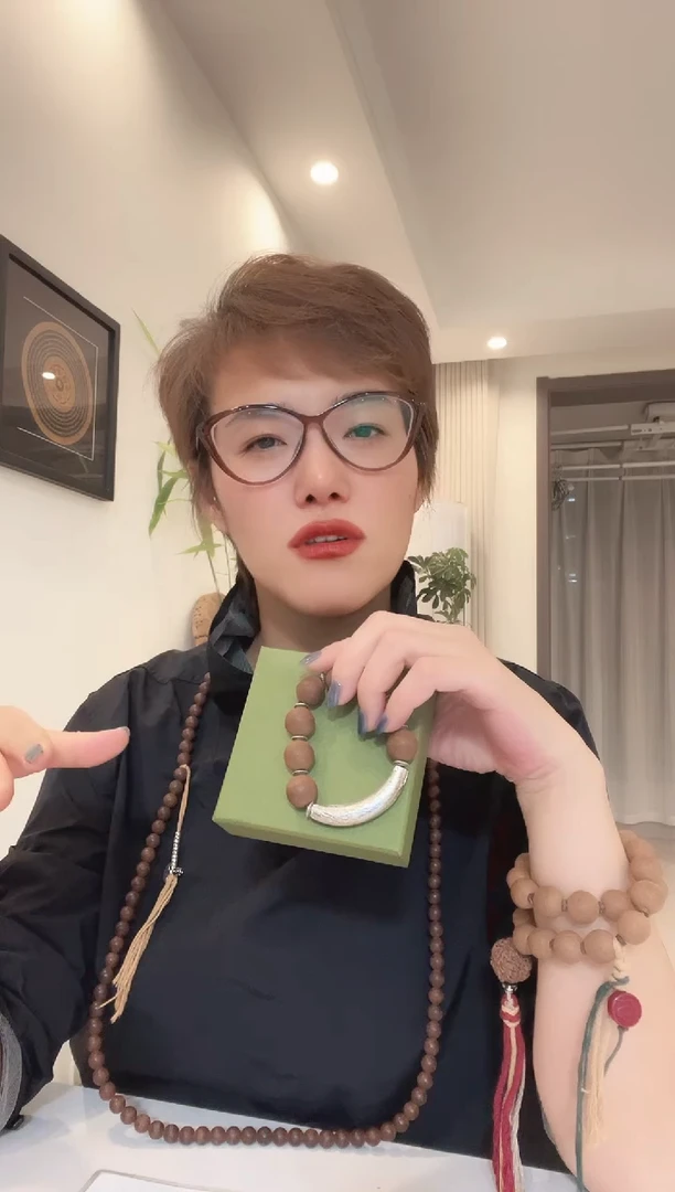 泥塑润木1.5珠8颗   设计款手串