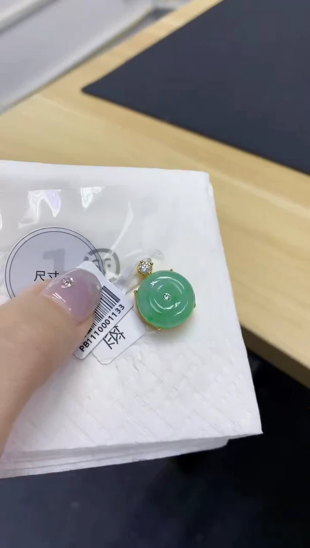 颈饰未镶嵌翡翠天然缅甸翡翠A货百元以上9元证书费自理