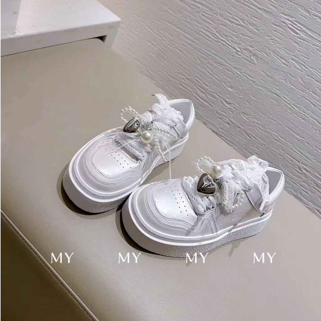 甜酷girl真皮蕾丝珍珠系带爱心可爱时尚百搭休闲板鞋小白鞋