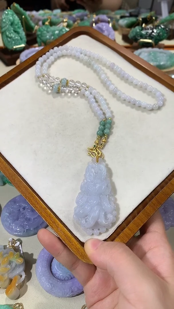 颈饰未镶嵌翡翠吊坠